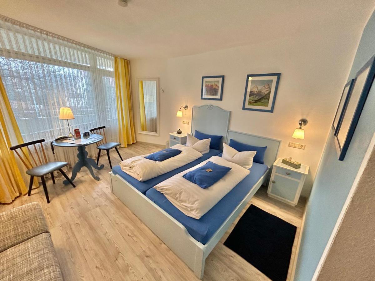 Hotel Haus Am Kurpark Schömberg Esterno foto