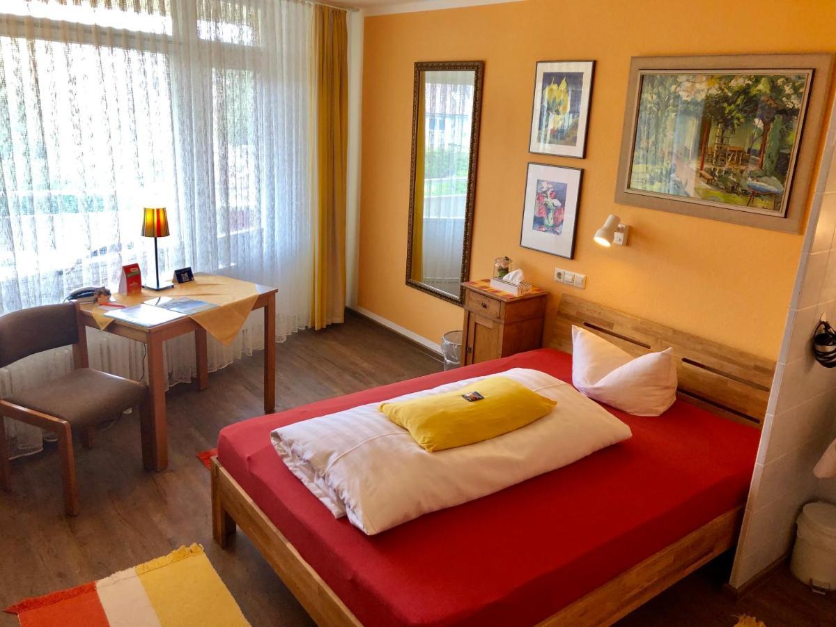 Hotel Haus Am Kurpark Schömberg Esterno foto