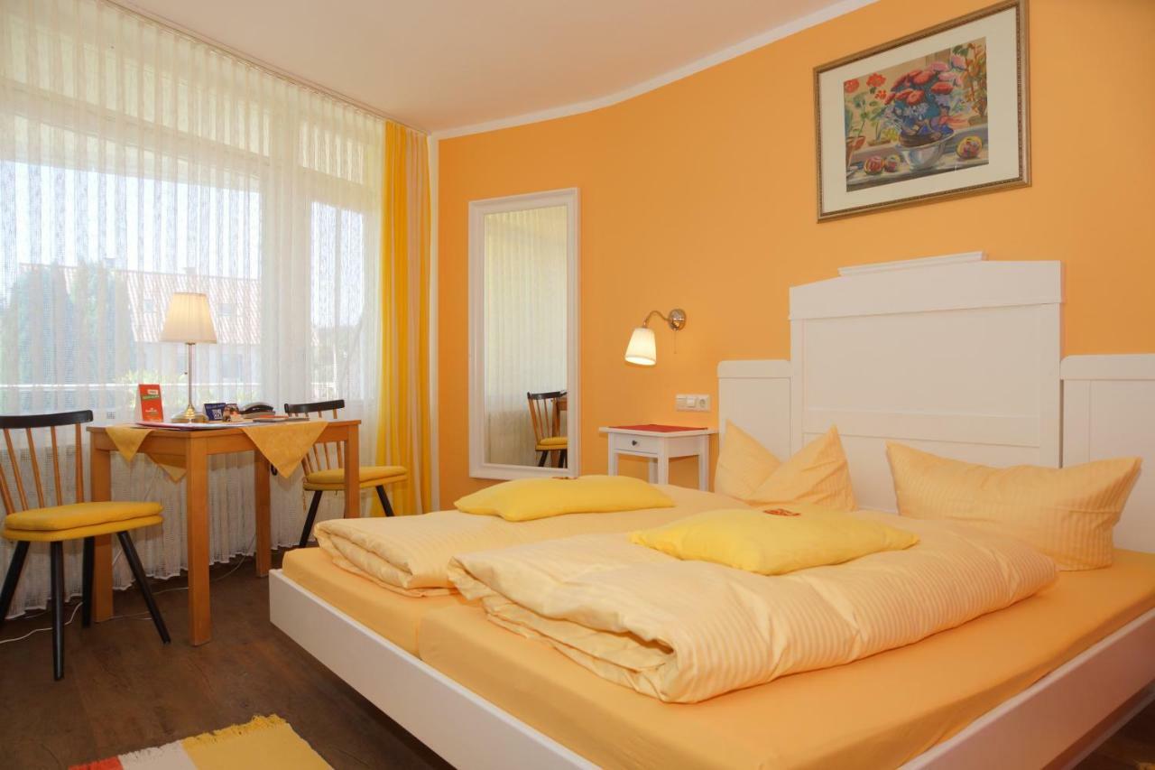 Hotel Haus Am Kurpark Schömberg Esterno foto